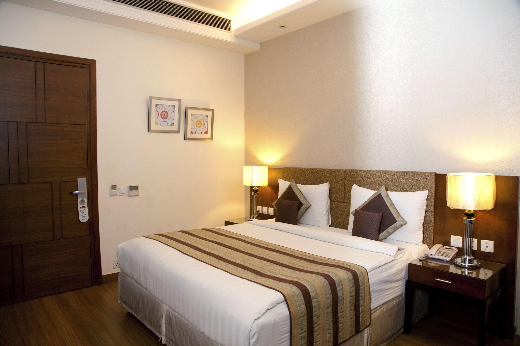 Alpina Hotels & Suites New Delhi Exterior photo
