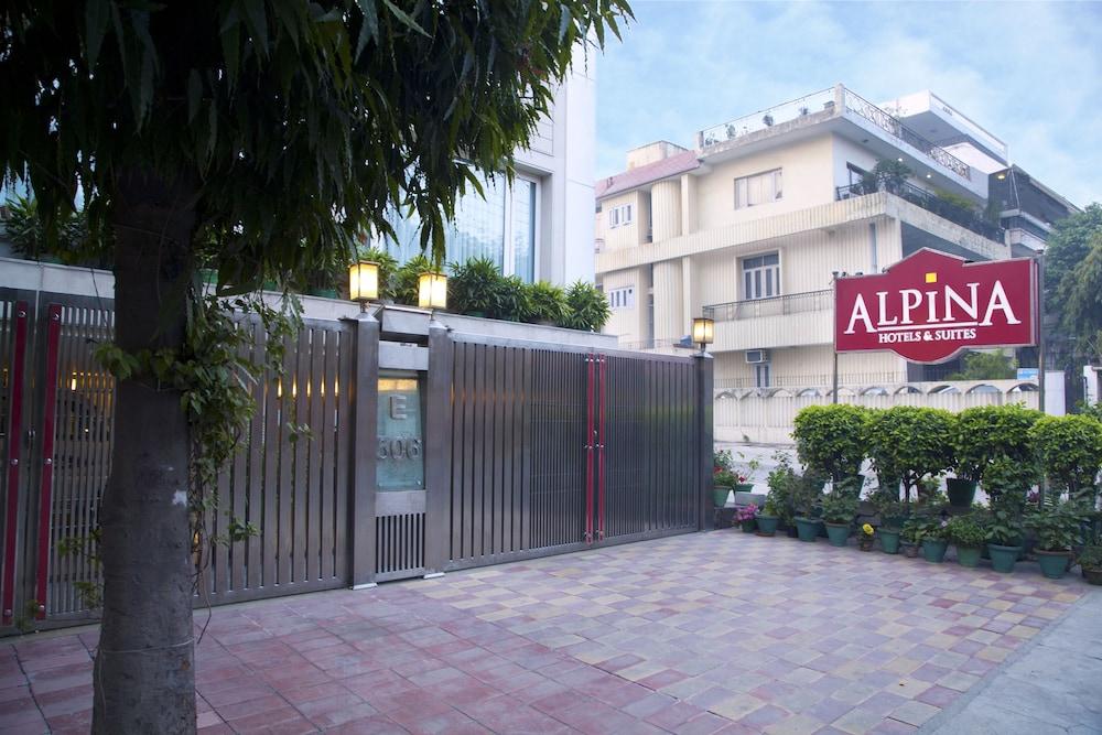 Alpina Hotels & Suites New Delhi Exterior photo