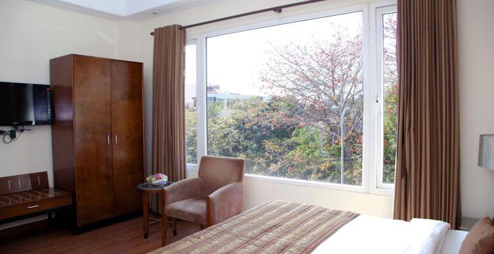 Alpina Hotels & Suites New Delhi Exterior photo