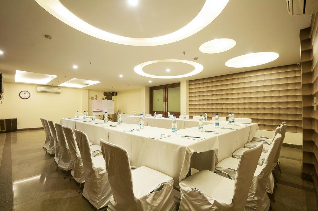 Alpina Hotels & Suites New Delhi Exterior photo