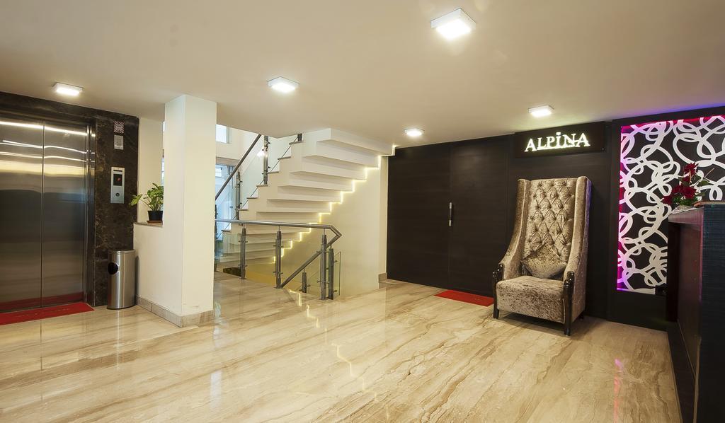 Alpina Hotels & Suites New Delhi Exterior photo