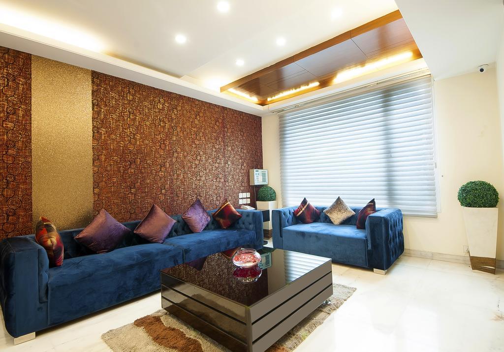 Alpina Hotels & Suites New Delhi Exterior photo