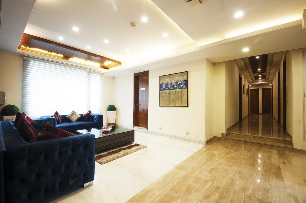 Alpina Hotels & Suites New Delhi Exterior photo