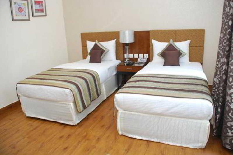 Alpina Hotels & Suites New Delhi Exterior photo