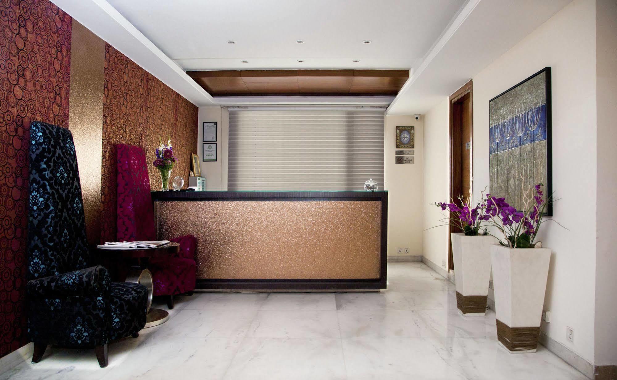 Alpina Hotels & Suites New Delhi Exterior photo
