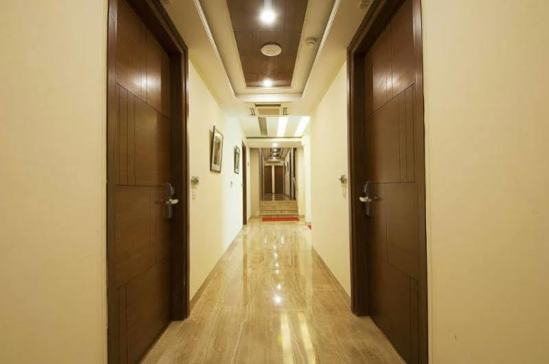 Alpina Hotels & Suites New Delhi Exterior photo